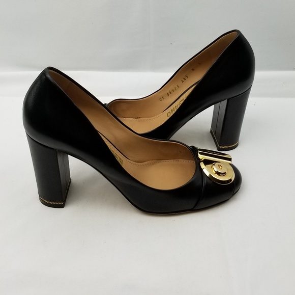 round toe block heel pumps